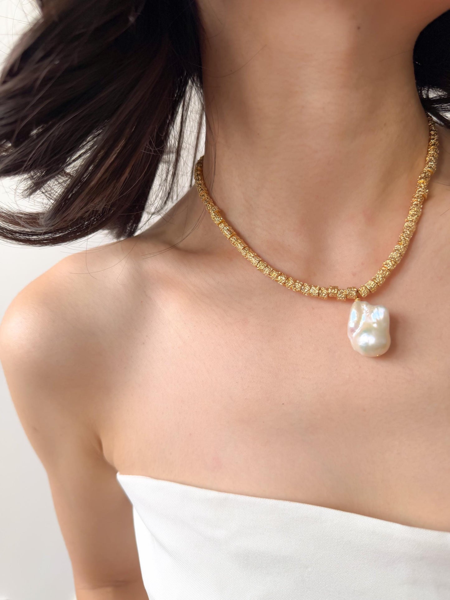 Textured 18K Gold Plated Baroque Pearl Pendant Necklace by Le Jardin Perles