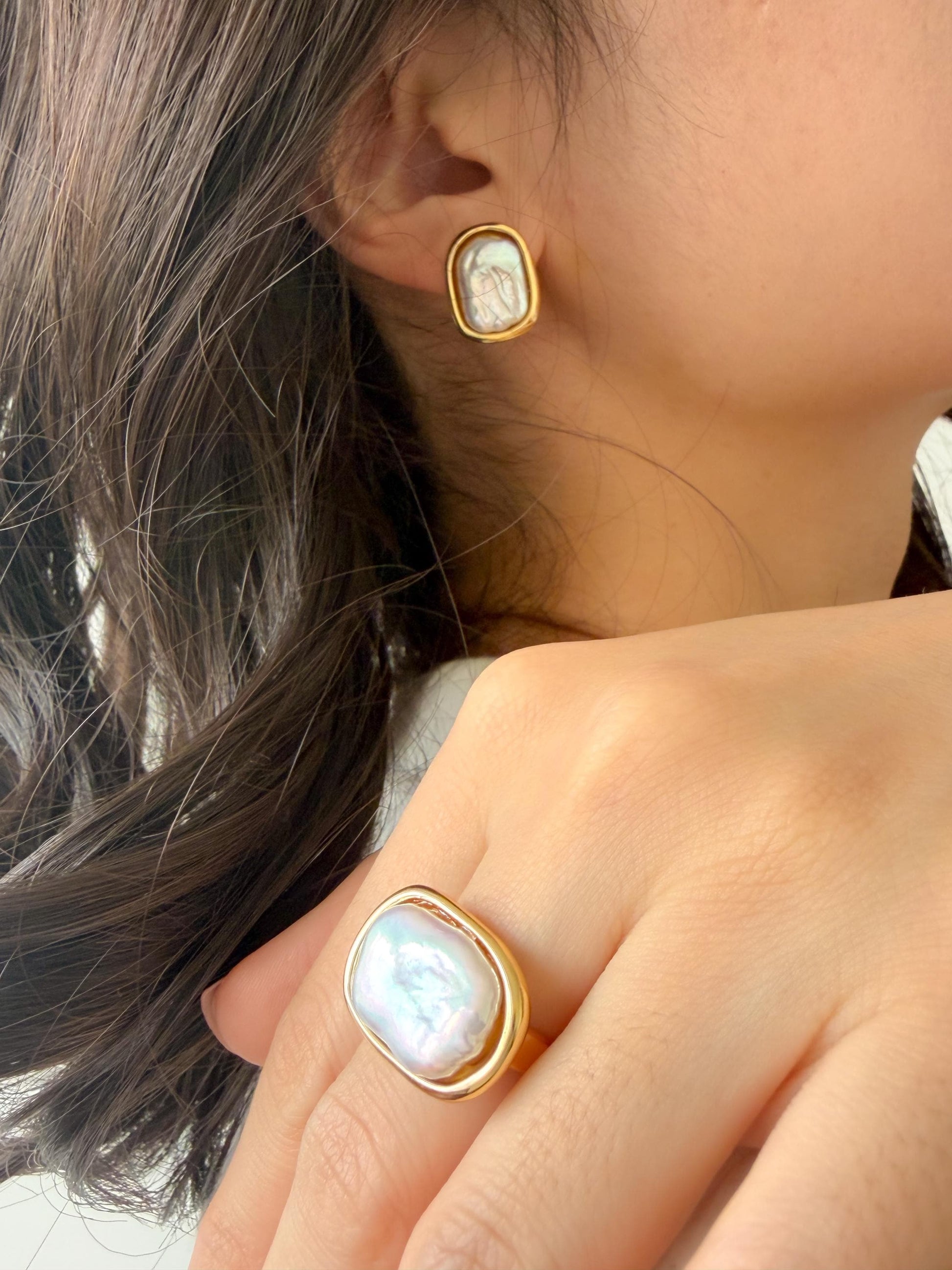 Additional view of baroque keshi pearl ring by Le Jardin Perles
