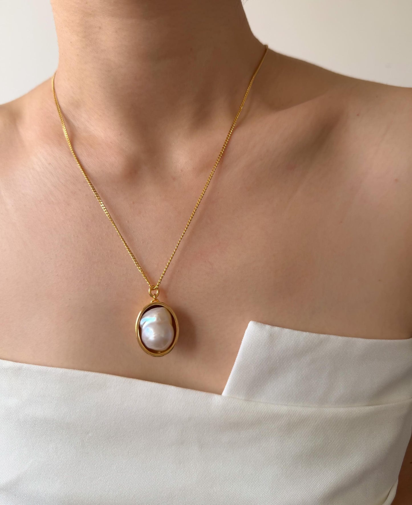 Additional view of freshwater pearl pendant necklace by Le Jardin Perles