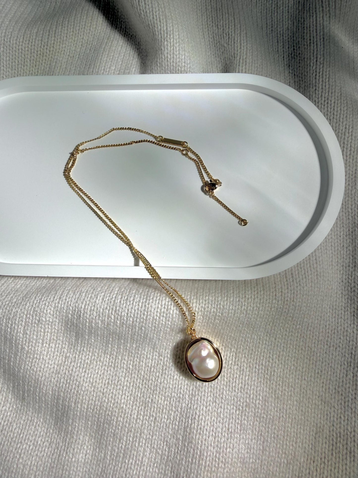 Additional view of freshwater pearl pendant necklace by Le Jardin Perles