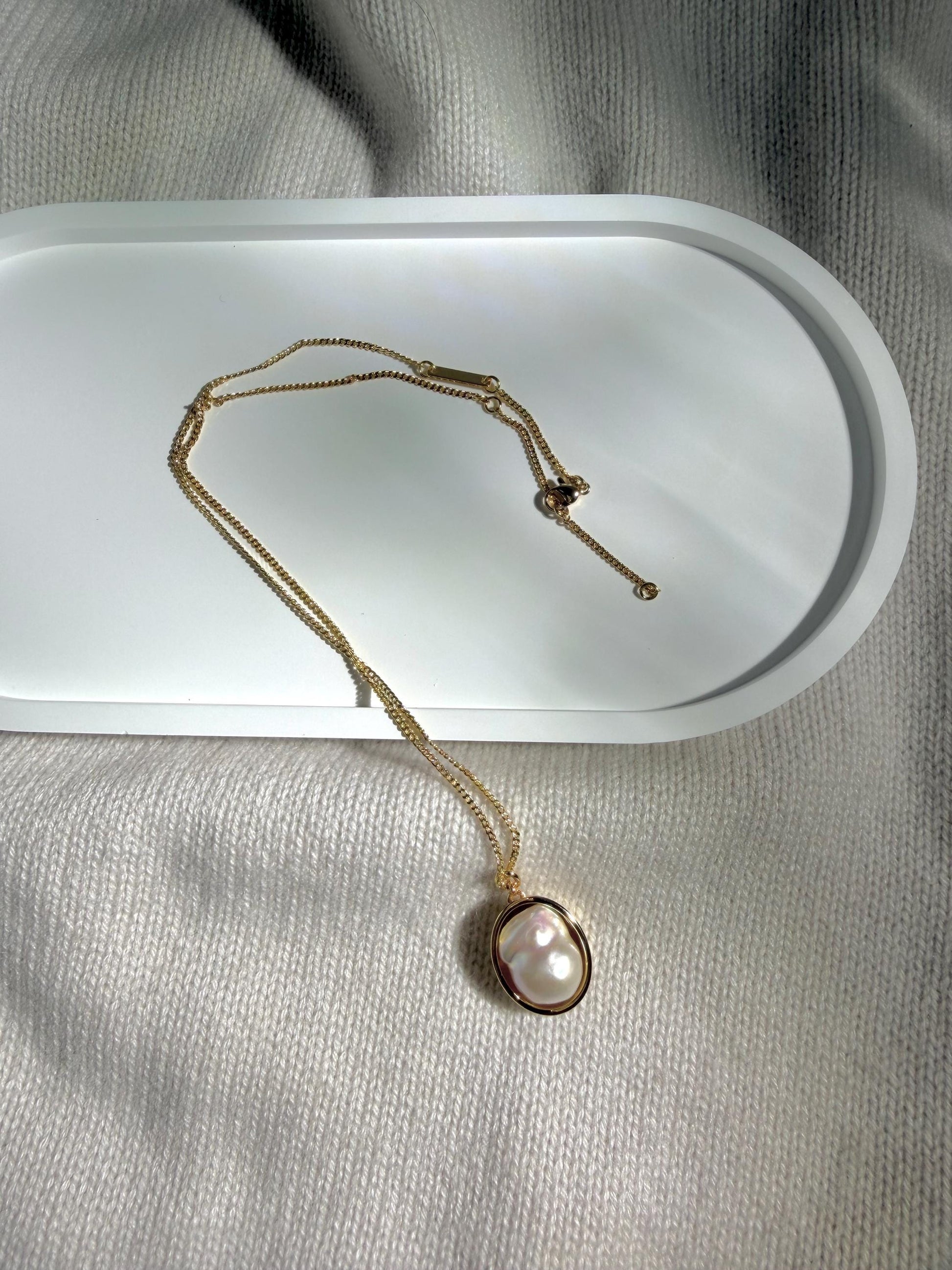 Additional view of freshwater pearl pendant necklace by Le Jardin Perles