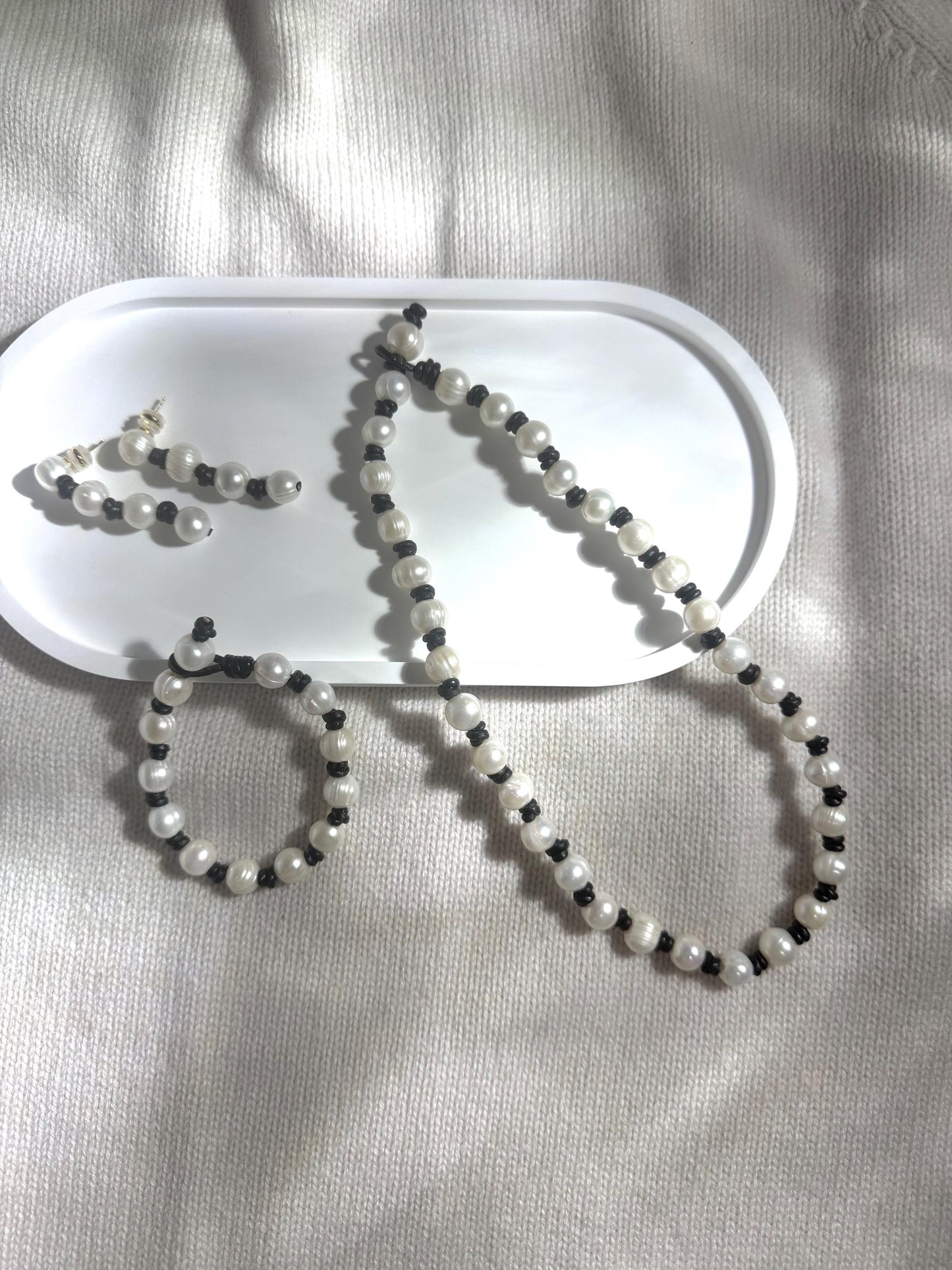 Additional view of freshwater pearl necklace by Le Jardin Perles