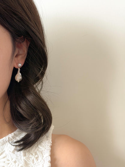 Additional view of baroque pearl drop earrings by Le Jardin Perles