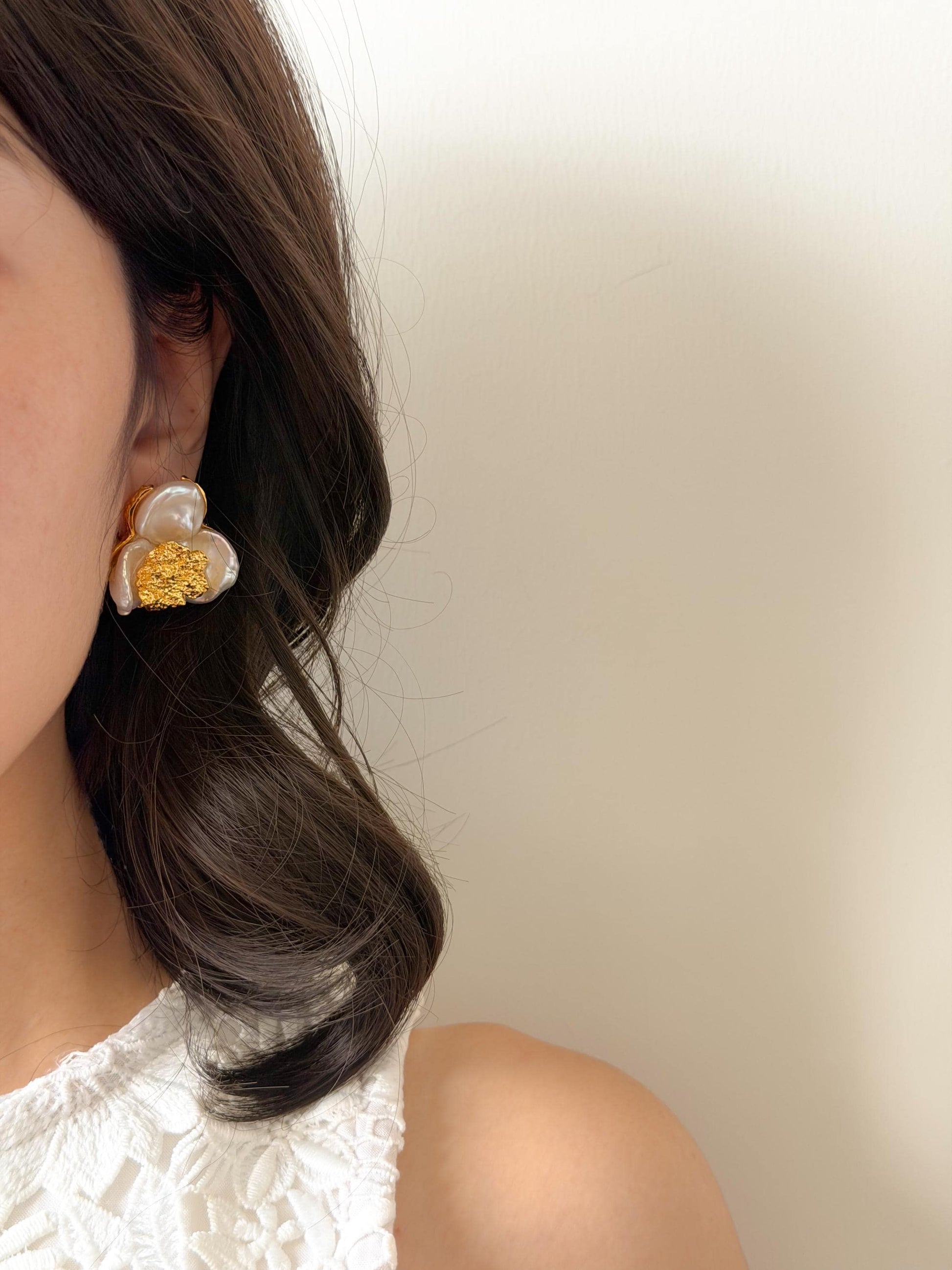 Additional view of 18k gold plated flower pearl statement earrings by Le Jardin Perles