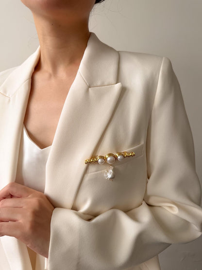 Additional view of baroque pearl brooch by Le Jardin Perles