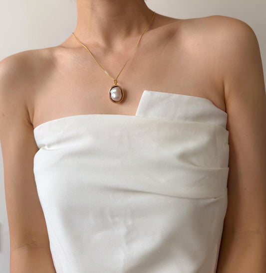 Freshwater Pearl Pendant Necklace by Le Jardin Perles
