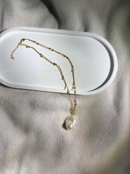 Additional view of baroque pearl necklace by Le Jardin Perles