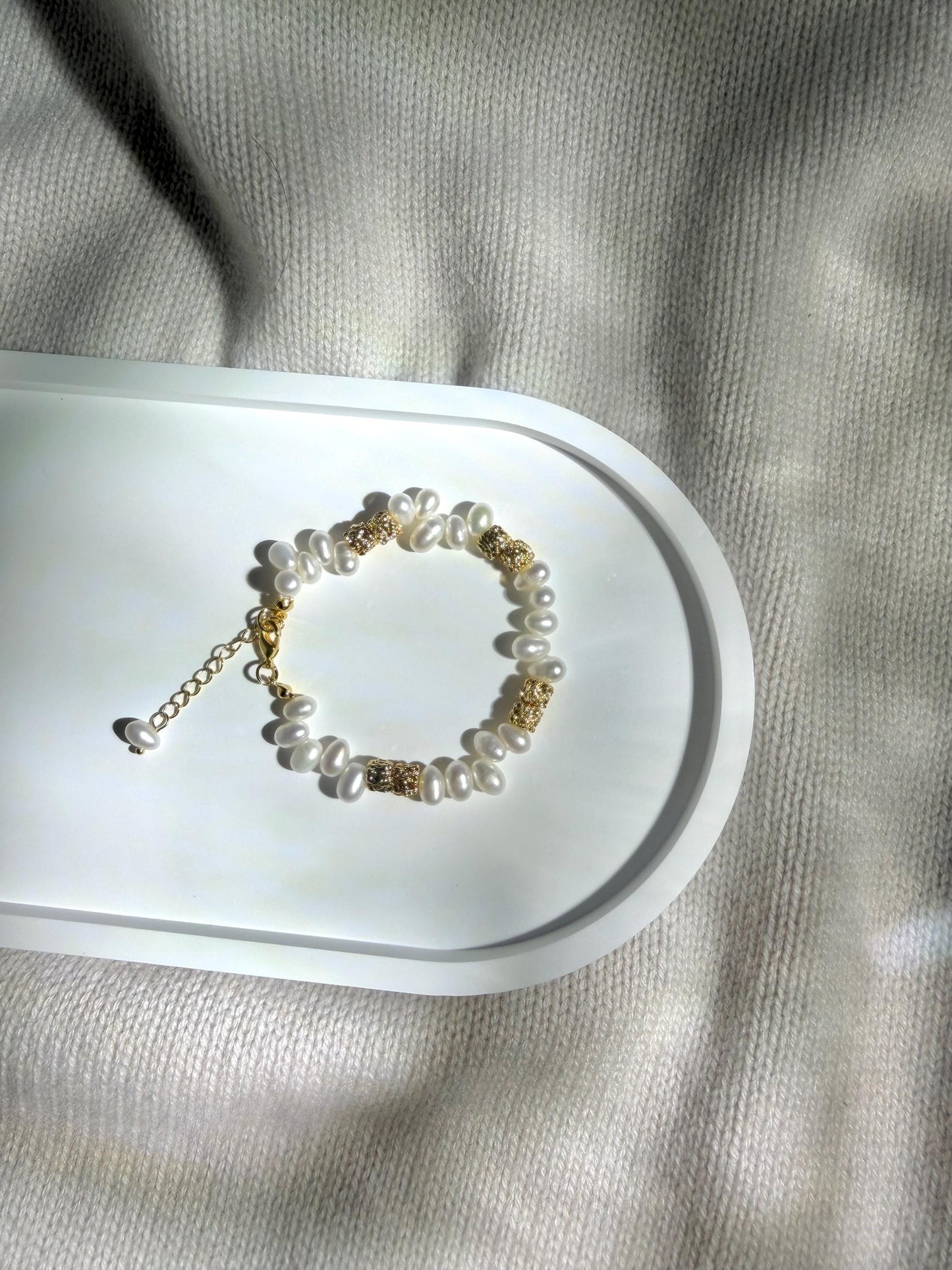 Additional view of aurora like luster pearl bracelet by Le Jardin Perles