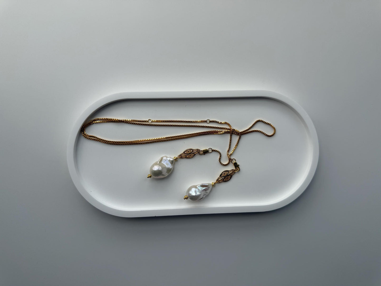 Additional view of baroque pearl lariat by Le Jardin Perles