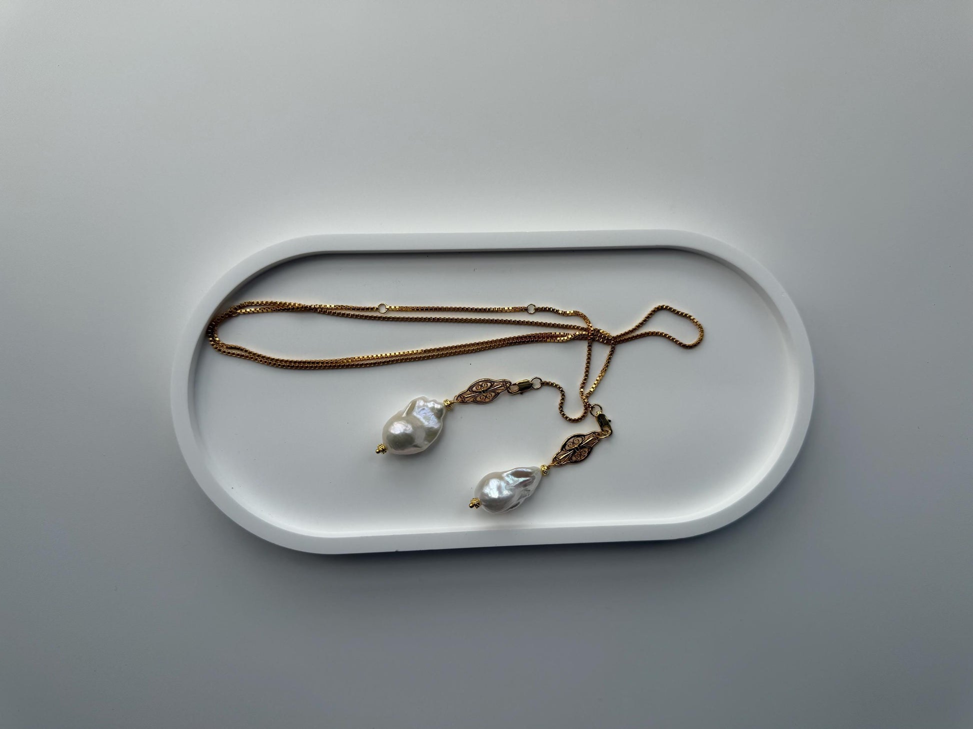 Additional view of baroque pearl lariat by Le Jardin Perles