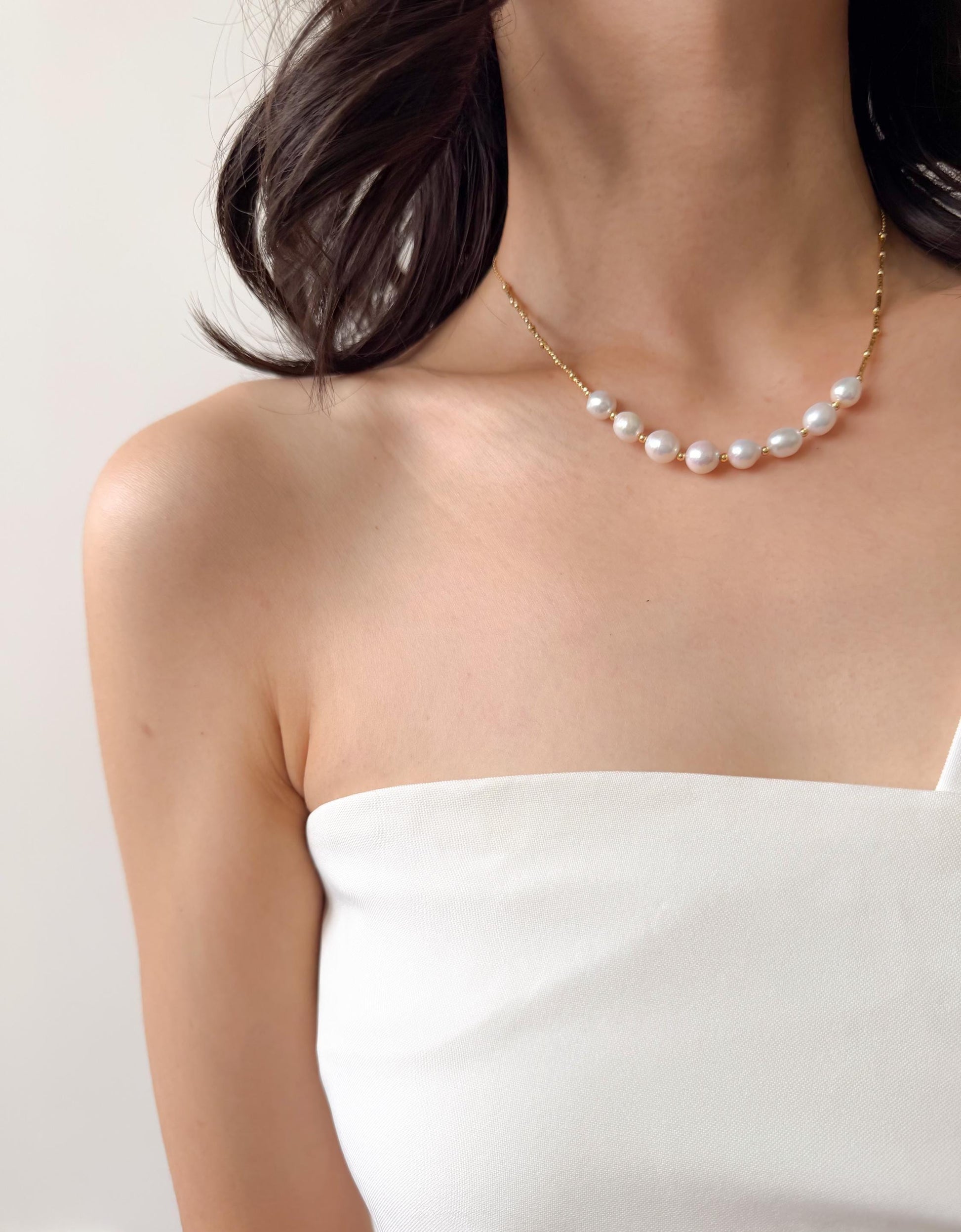 Additional view of 18k gold plated freshwater pearl necklace by Le Jardin Perles