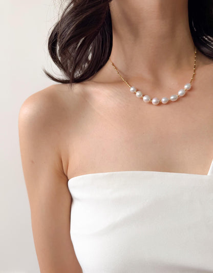 Additional view of 18k gold plated freshwater pearl necklace by Le Jardin Perles