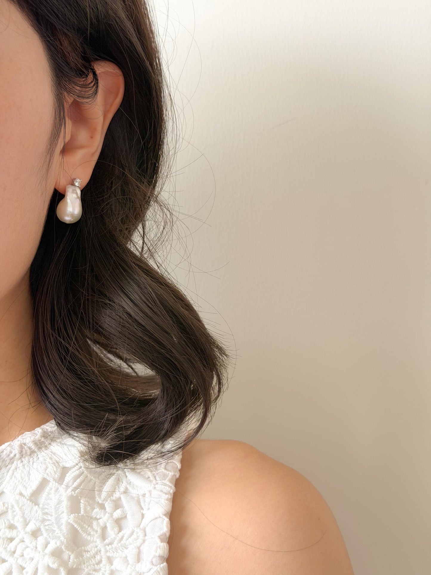 Additional view of large baroque pearl stud earrings by Le Jardin Perles