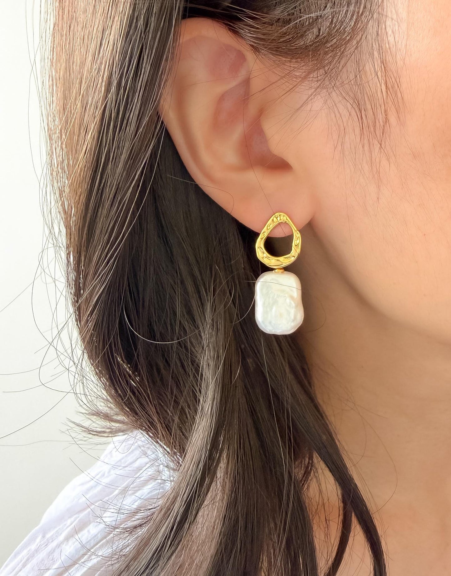 Additional view of baroque pearl drop earrings by Le Jardin Perles