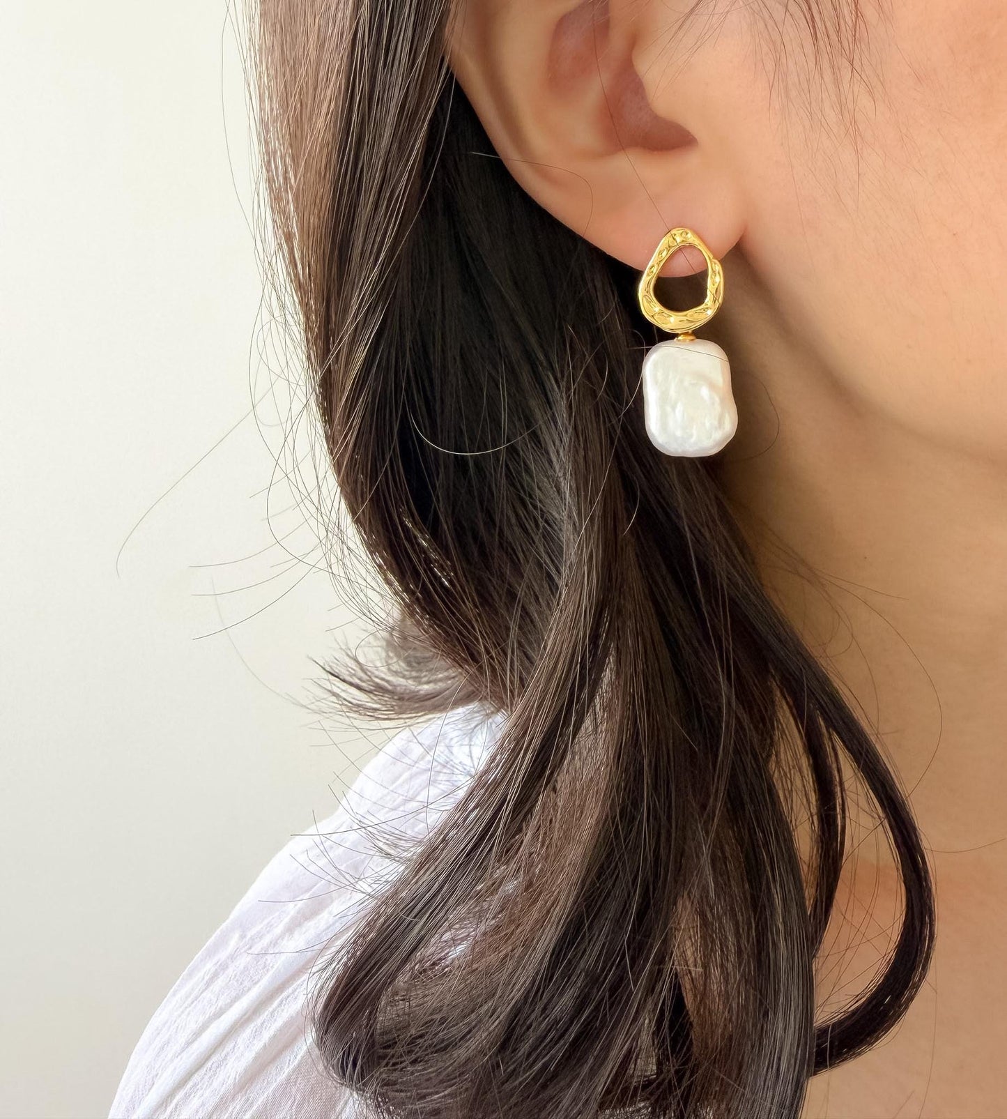 Additional view of baroque pearl drop earrings by Le Jardin Perles