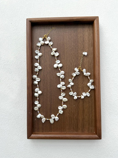 Additional view of baroque pearl bracelet by Le Jardin Perles