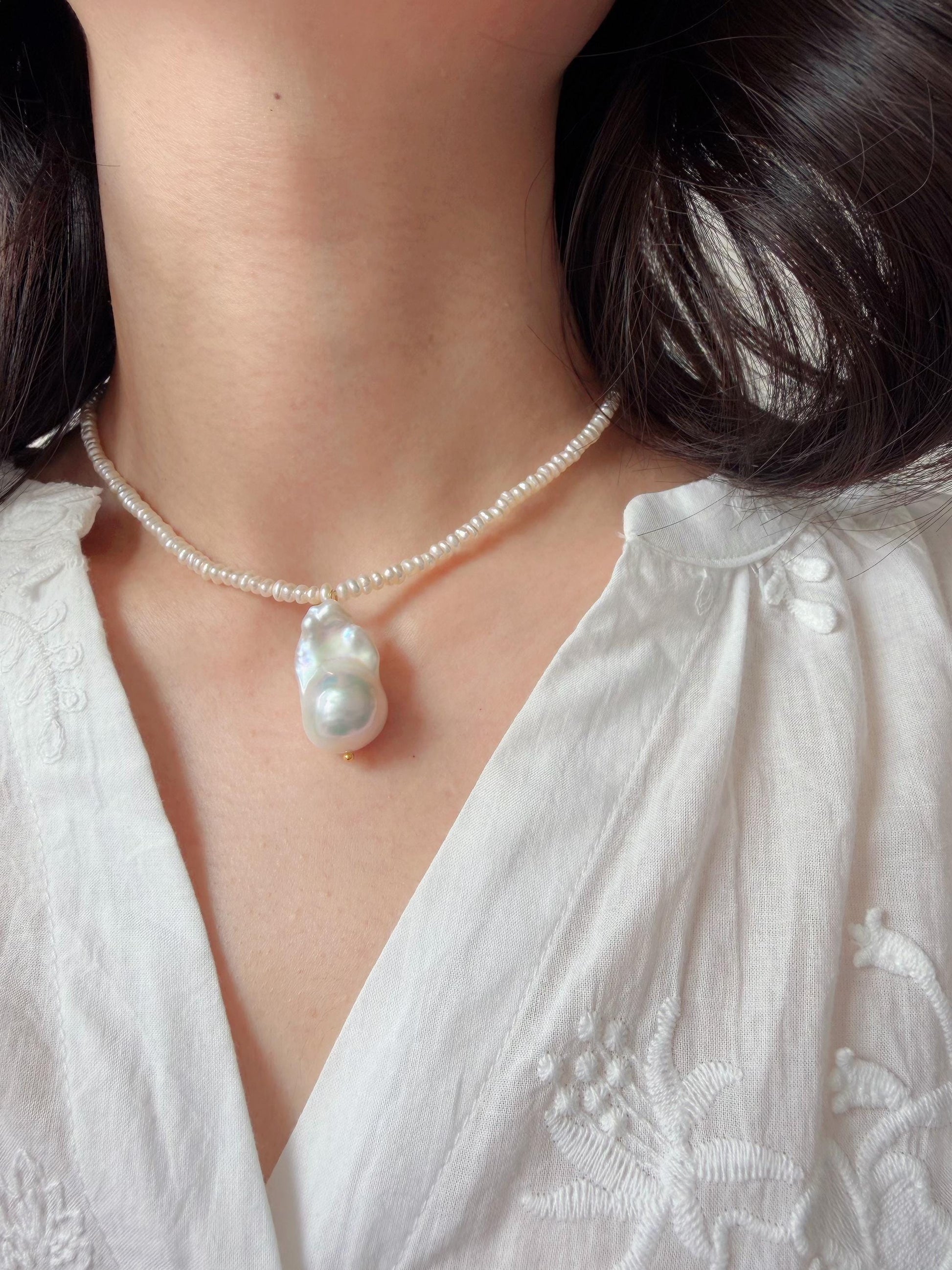 Baroque Pearl Pendant Necklace by Le Jardin Perles