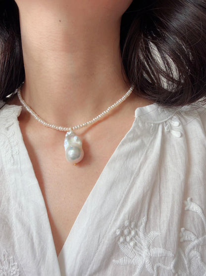 Baroque Pearl Pendant Necklace by Le Jardin Perles