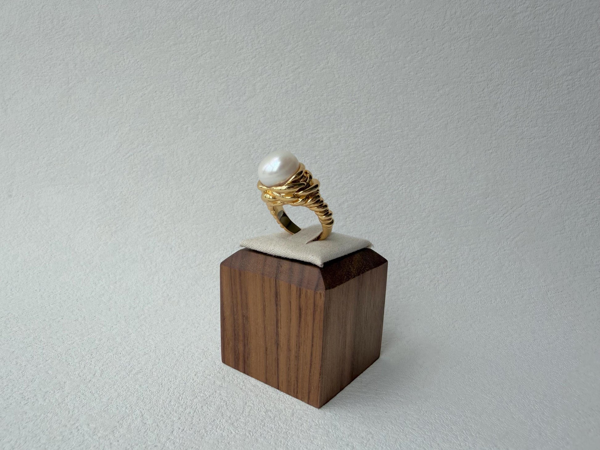 Additional view of statement freshwater pearl ring by Le Jardin Perles