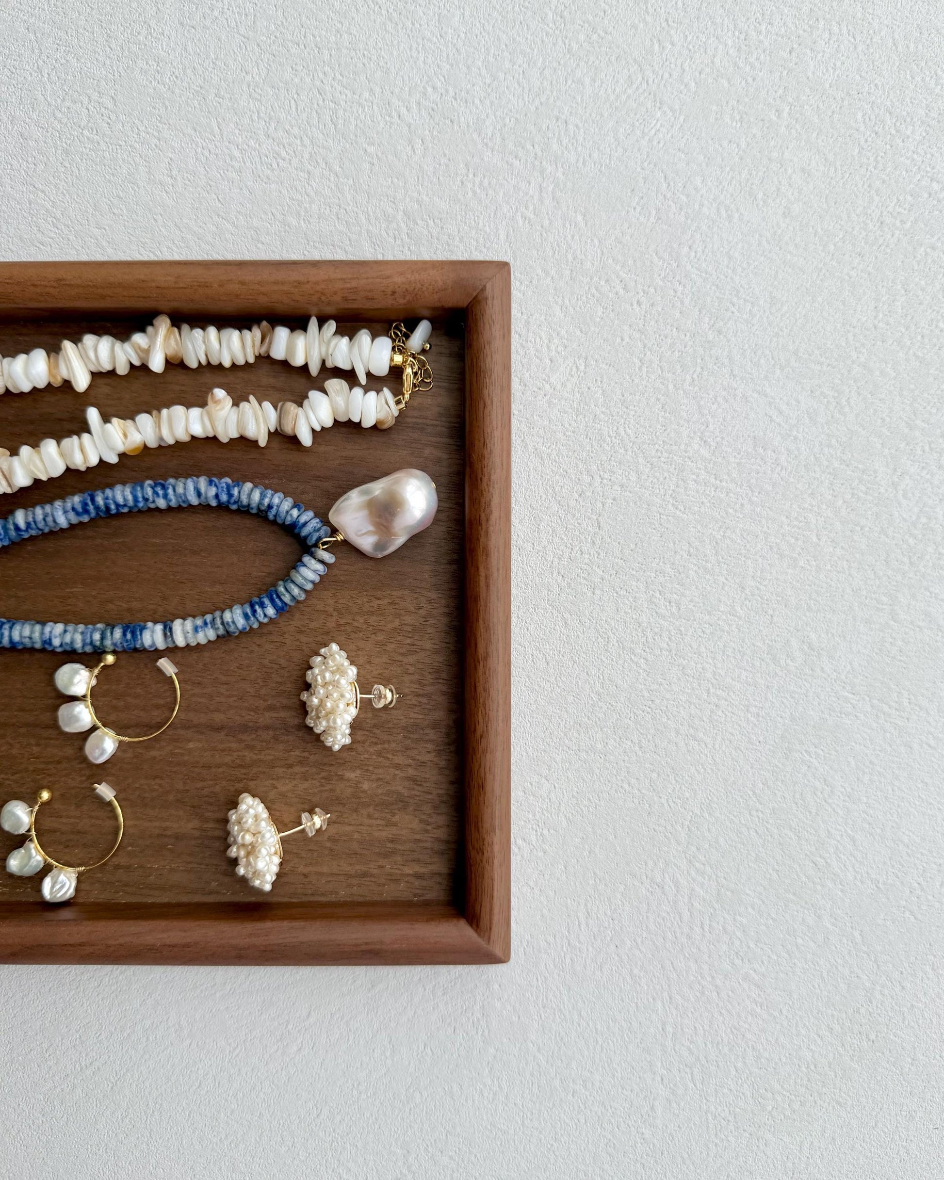 Additional view of handcrafted freshwater pearl flower earrings by Le Jardin Perles