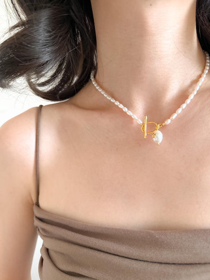 Toggle Pearl Necklace by Le Jardin Perles
